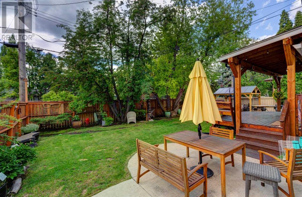Single Family House 4 Level for Sale in  Wildwood Drive SW Wildwood Calgary 