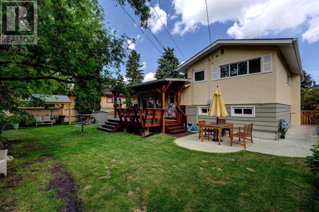 Single Family House 4 Level for Sale in  Wildwood Drive SW Wildwood Calgary 