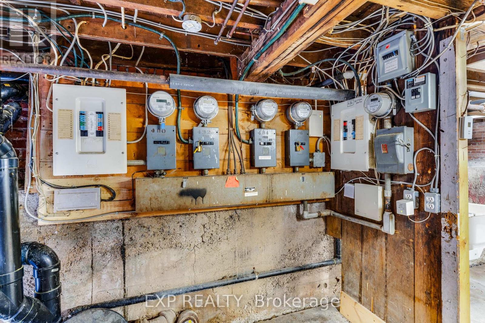 Photo 14 of 480 King Street, Welland ON