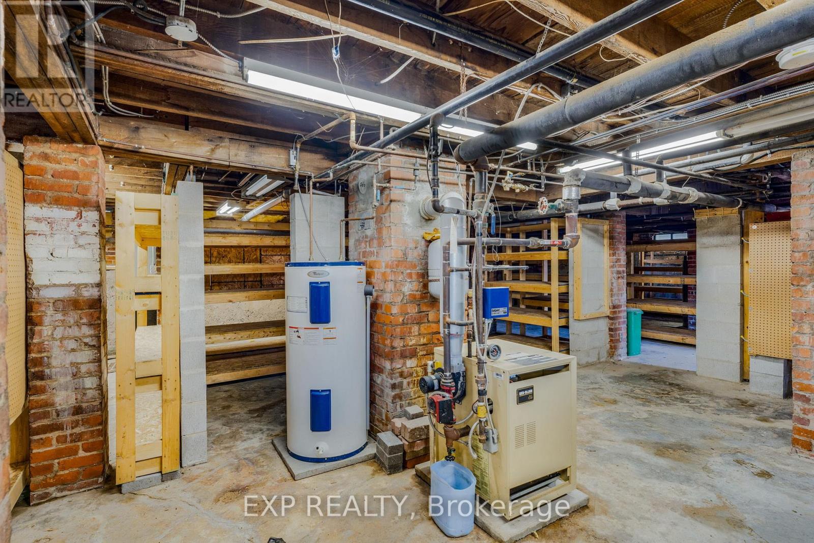 Photo 1 of 480 King Street, Welland ON