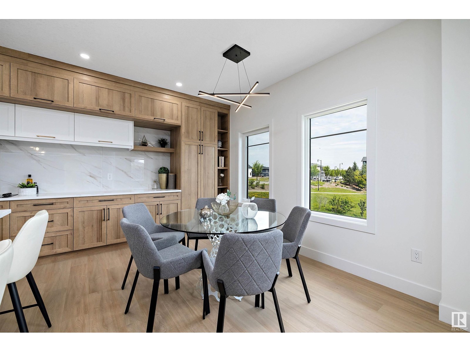 Photo 9 of 6009 Naden Landing Nw, Edmonton AB