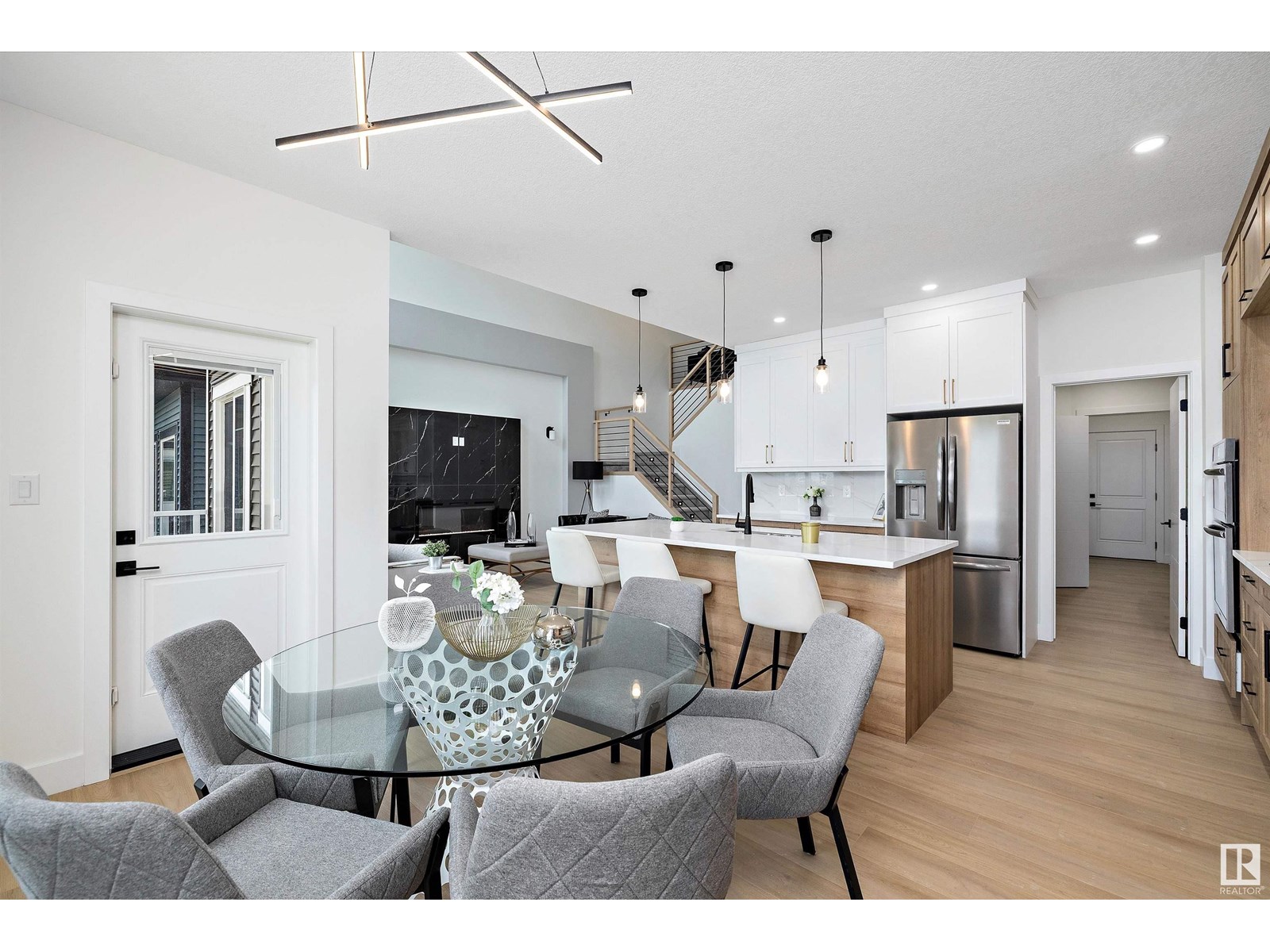 Photo 10 of 6009 Naden Landing Nw, Edmonton AB