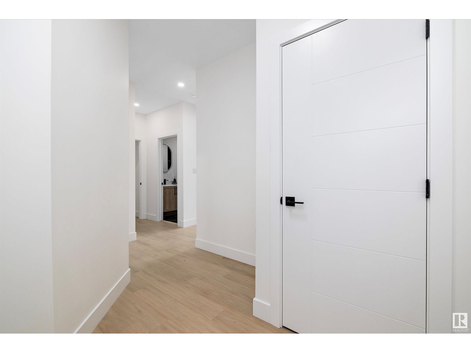 Photo 4 of 6009 Naden Landing Nw, Edmonton AB