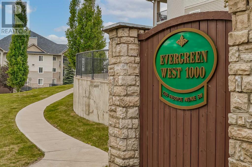 Single Family House for Sale in   Eversyde Avenue SW Evergreen Calgary 