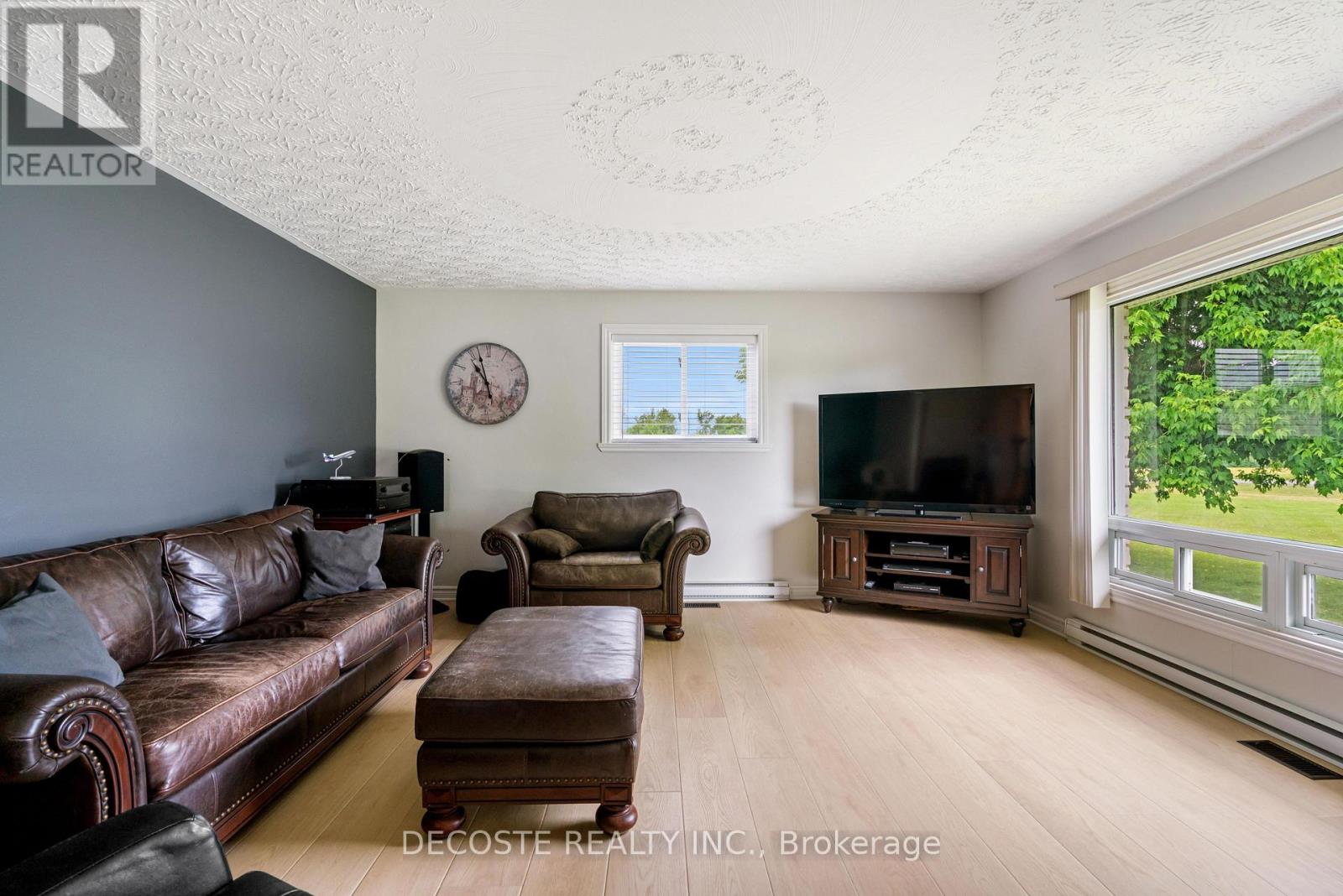 Photo 16 of 20330 Lochiel Road, North Glengarry ON