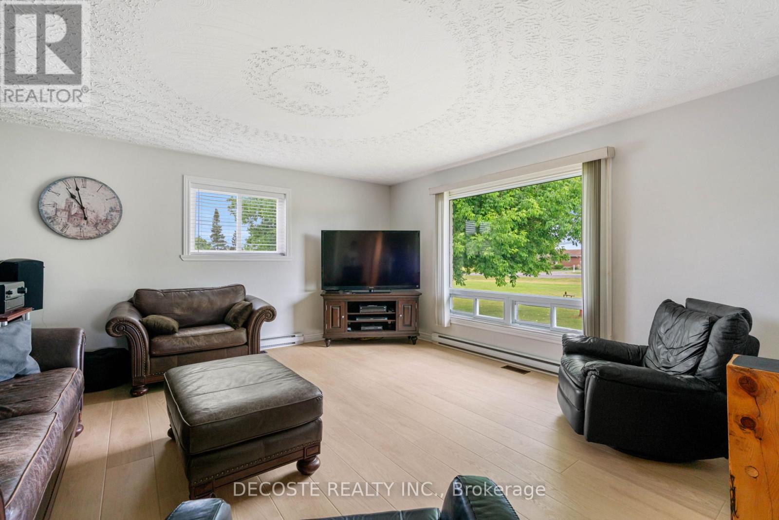 Photo 17 of 20330 Lochiel Road, North Glengarry ON