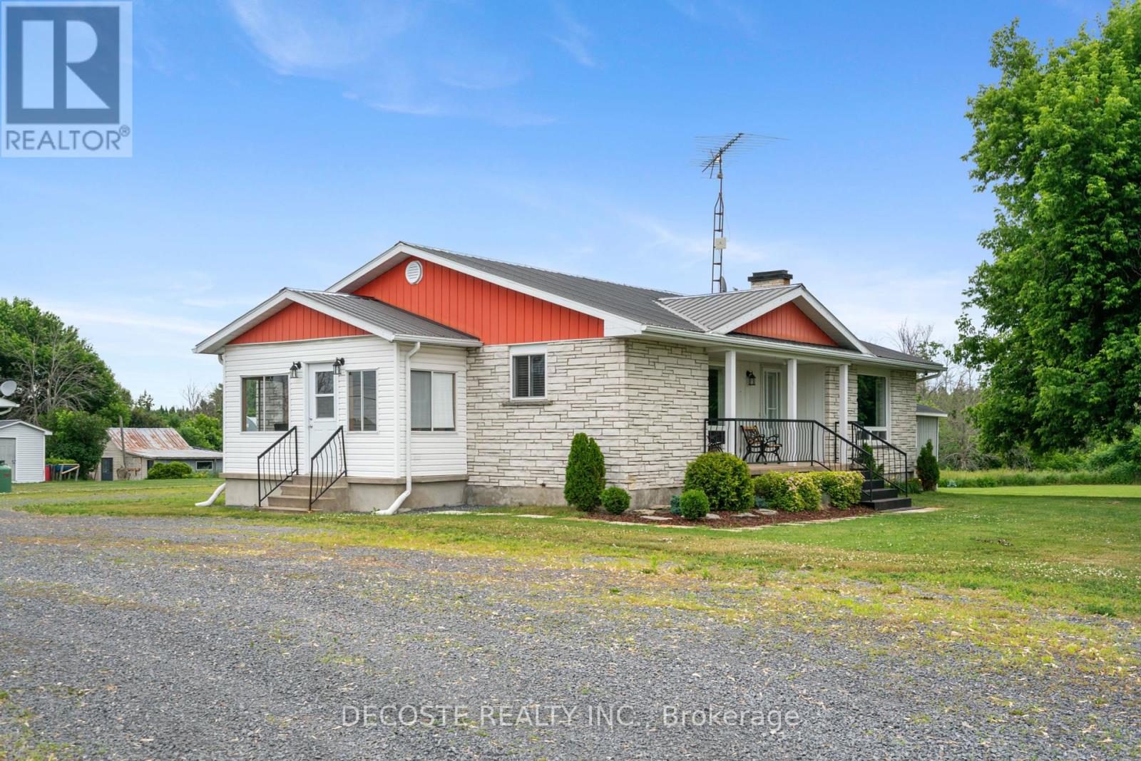Photo 2 of 20330 Lochiel Road, North Glengarry ON
