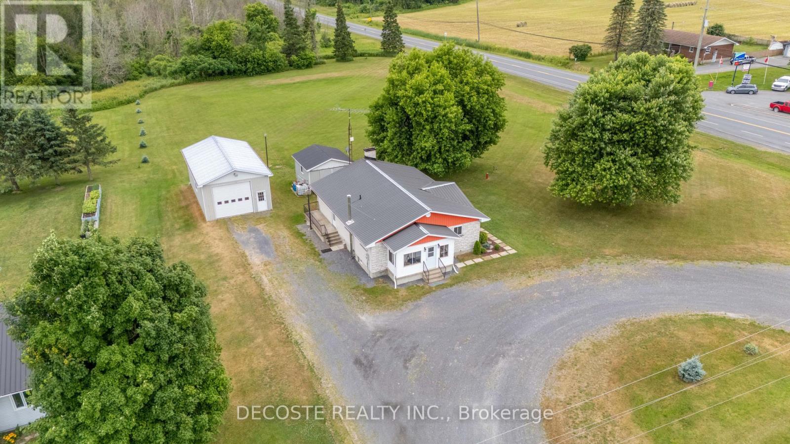 Photo 5 of 20330 Lochiel Road, North Glengarry ON