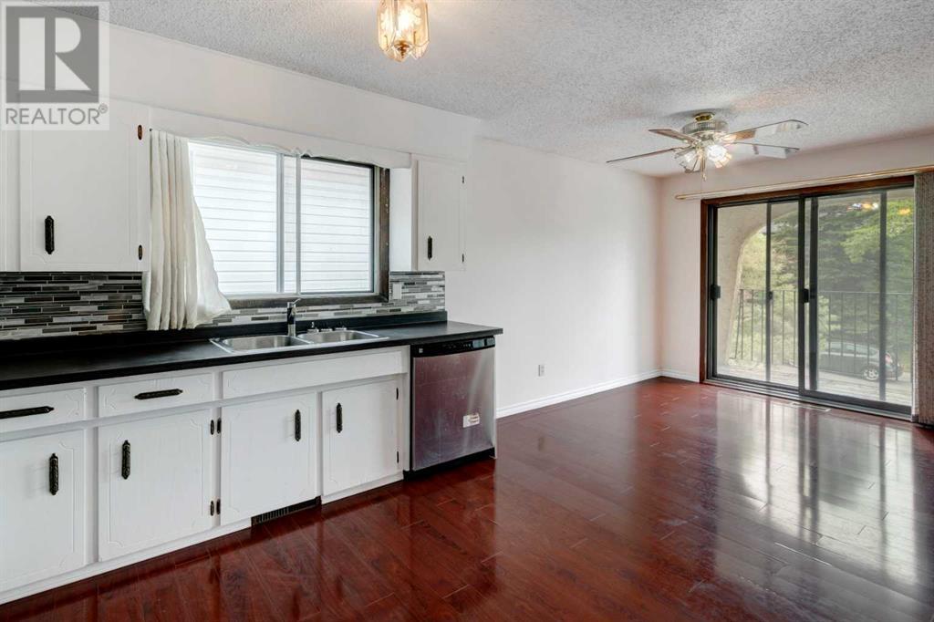 Single Family House Bi-level for Sale in  Dalhousie Crescent NW Dalhousie Calgary 