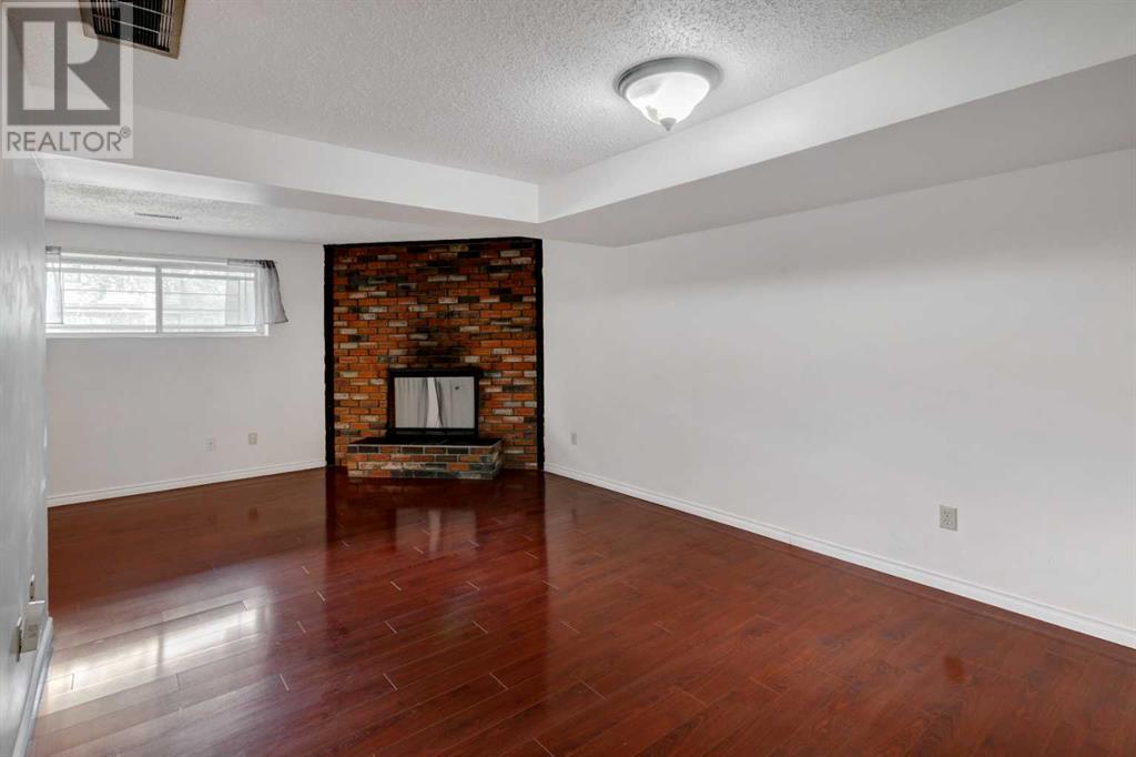 Single Family House Bi-level for Sale in  Dalhousie Crescent NW Dalhousie Calgary 