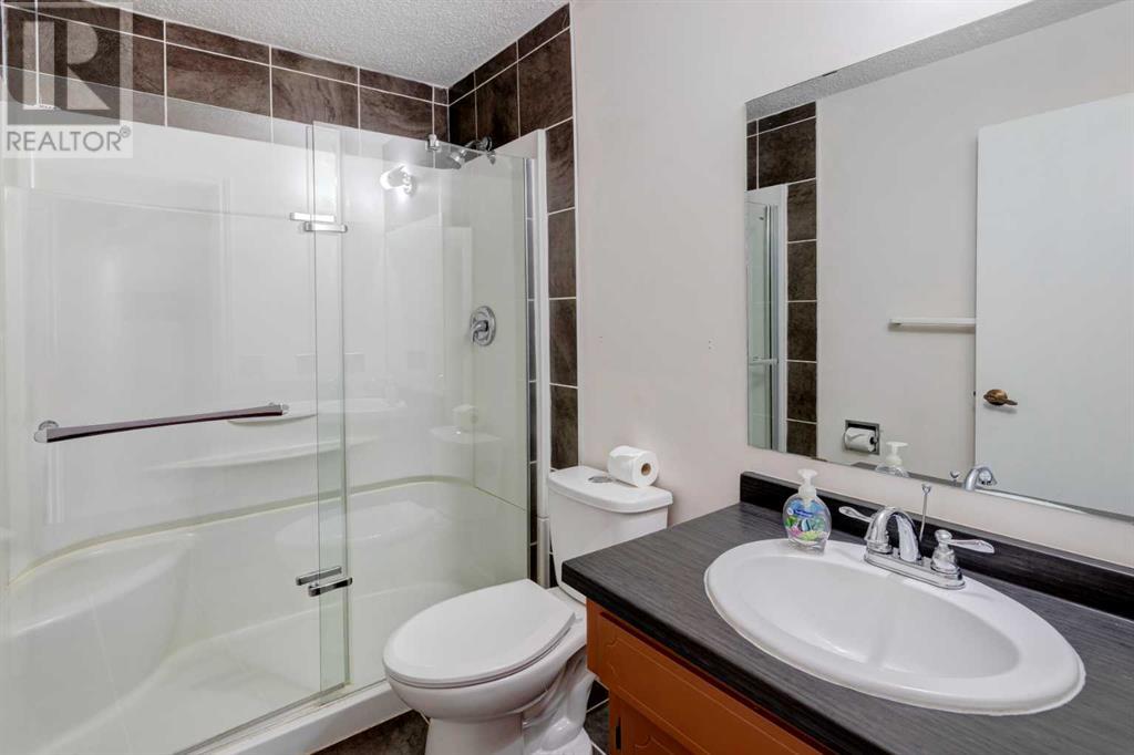 Single Family House Bi-level for Sale in  Dalhousie Crescent NW Dalhousie Calgary 