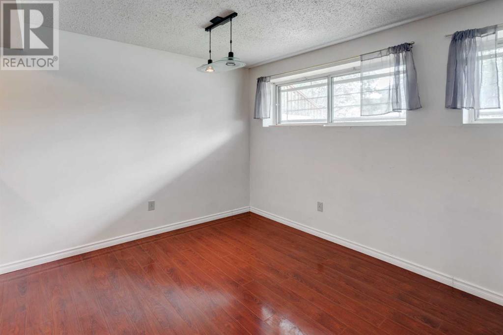 Single Family House Bi-level for Sale in  Dalhousie Crescent NW Dalhousie Calgary 