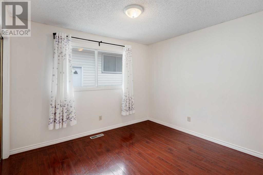 Single Family House Bi-level for Sale in  Dalhousie Crescent NW Dalhousie Calgary 