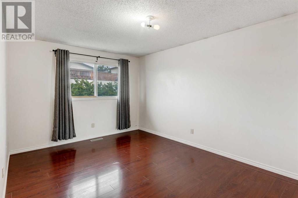 Single Family House Bi-level for Sale in  Dalhousie Crescent NW Dalhousie Calgary 