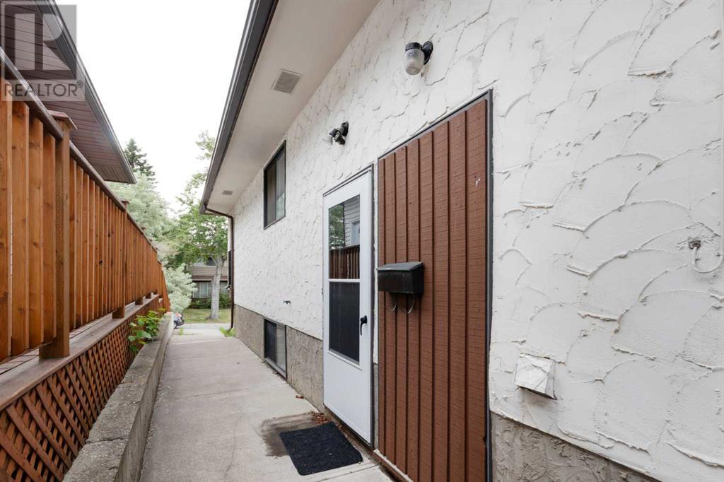 Single Family House Bi-level for Sale in  Dalhousie Crescent NW Dalhousie Calgary 