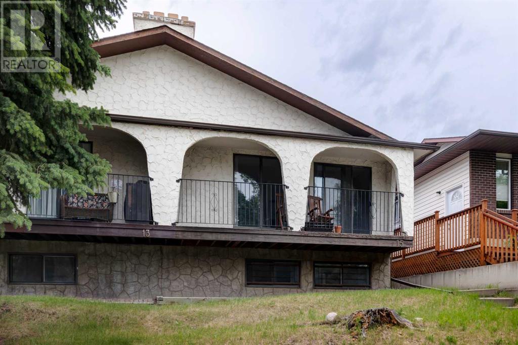 15 Dalhousie Crescent NW, Calgary, Alberta