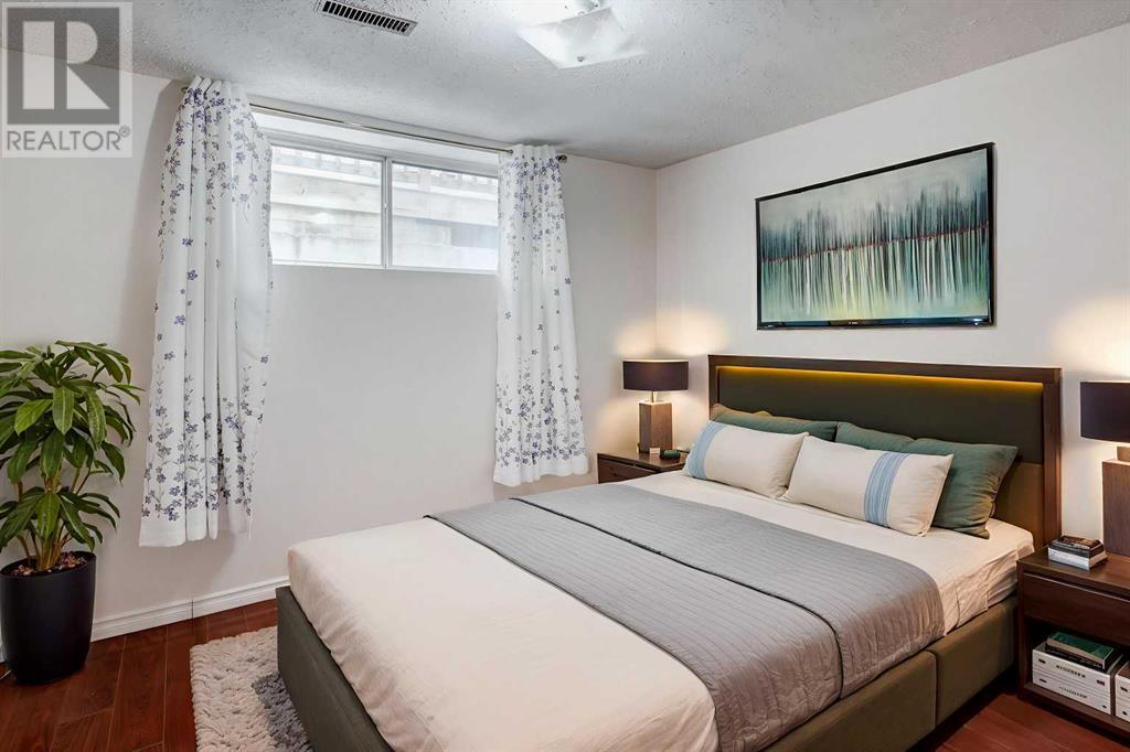 Single Family House Bi-level for Sale in  Dalhousie Crescent NW Dalhousie Calgary 