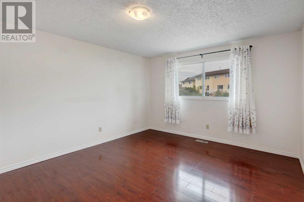 Single Family House Bi-level for Sale in  Dalhousie Crescent NW Dalhousie Calgary 
