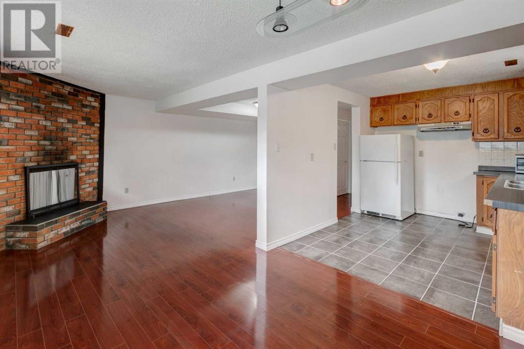 Single Family House Bi-level for Sale in  Dalhousie Crescent NW Dalhousie Calgary 