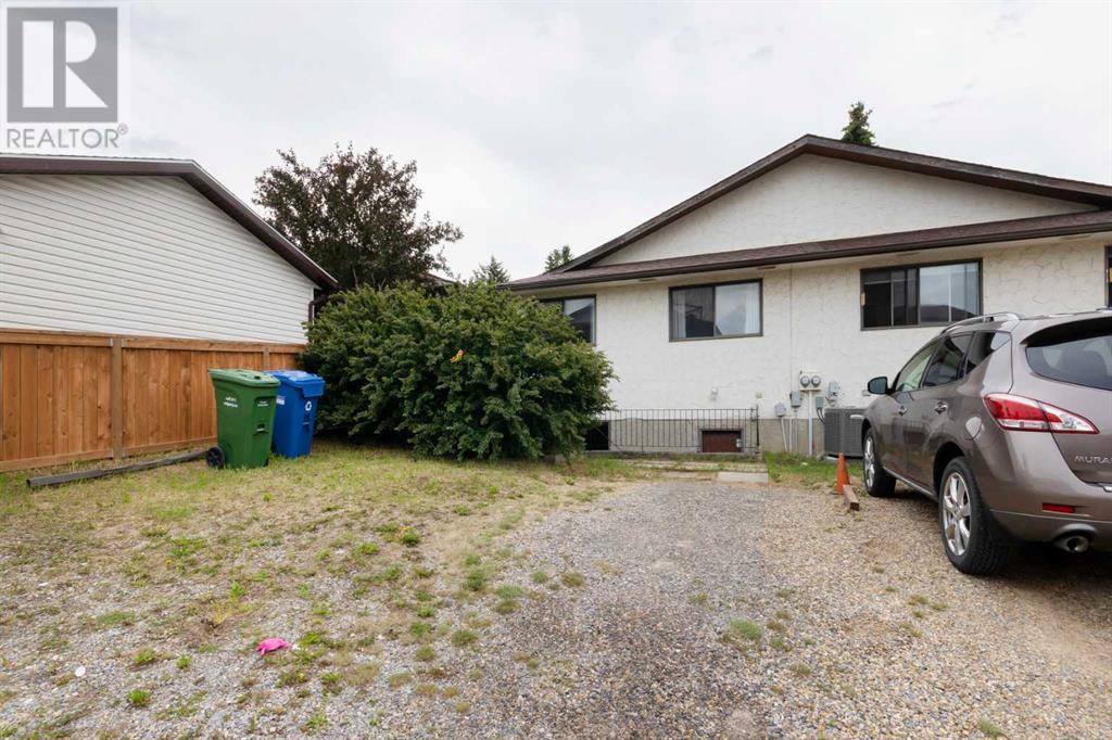 Single Family House Bi-level for Sale in  Dalhousie Crescent NW Dalhousie Calgary 