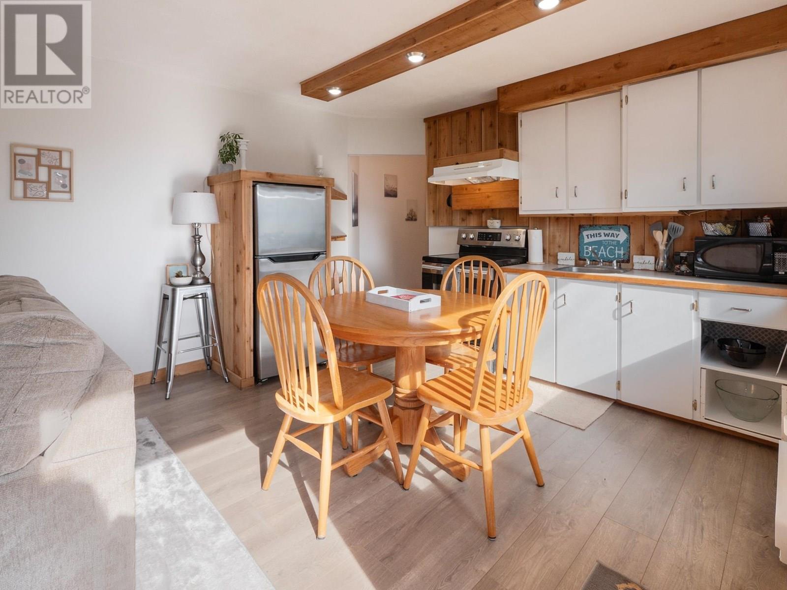 716/718 HILLCREST ROAD, Gibsons