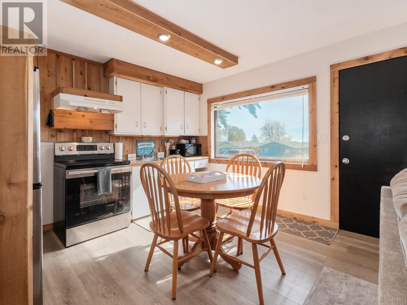 716/718 HILLCREST ROAD, Gibsons