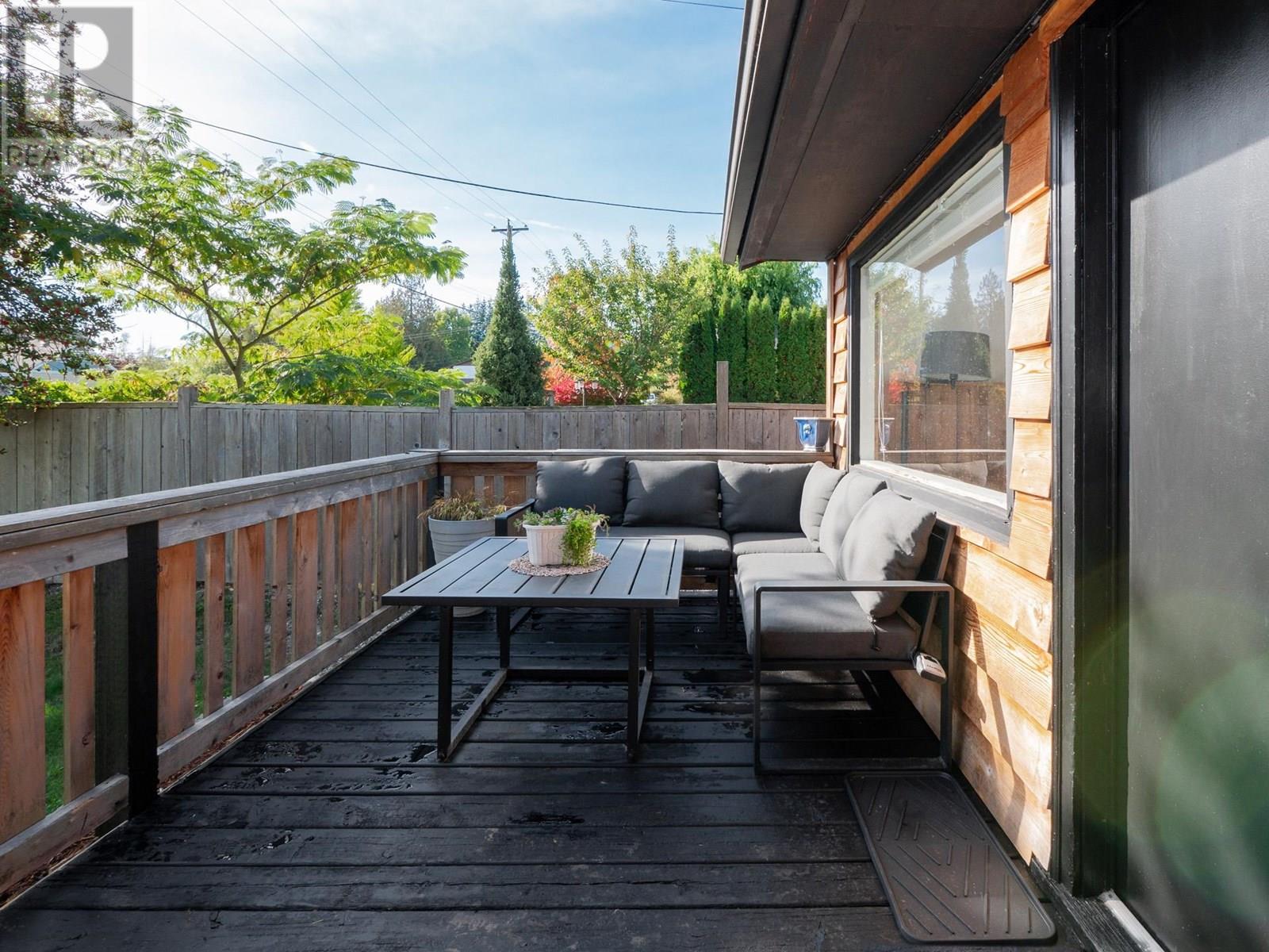 716/718 HILLCREST ROAD, Gibsons