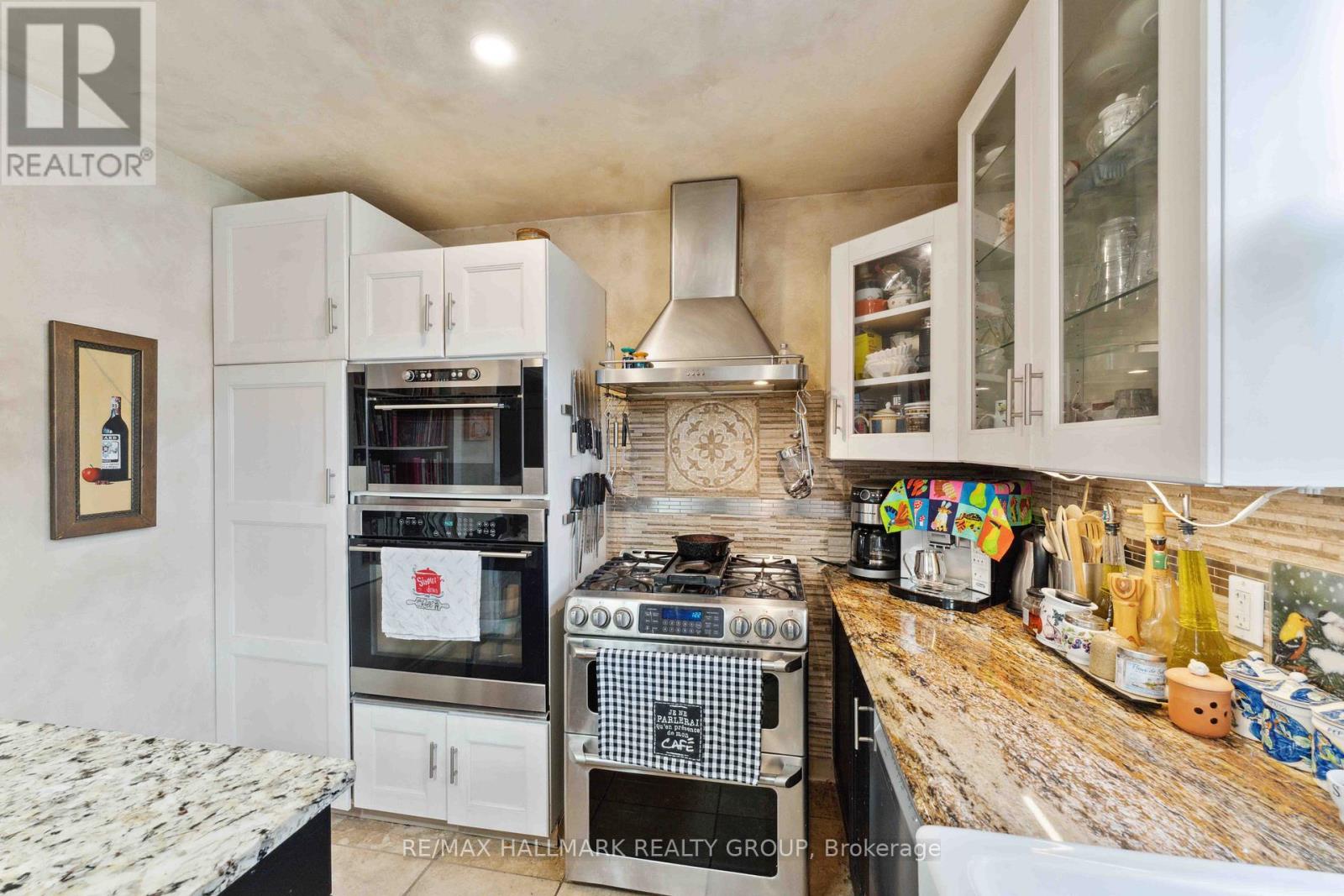 Photo 16 of 431 Blake Boulevard, Ottawa ON