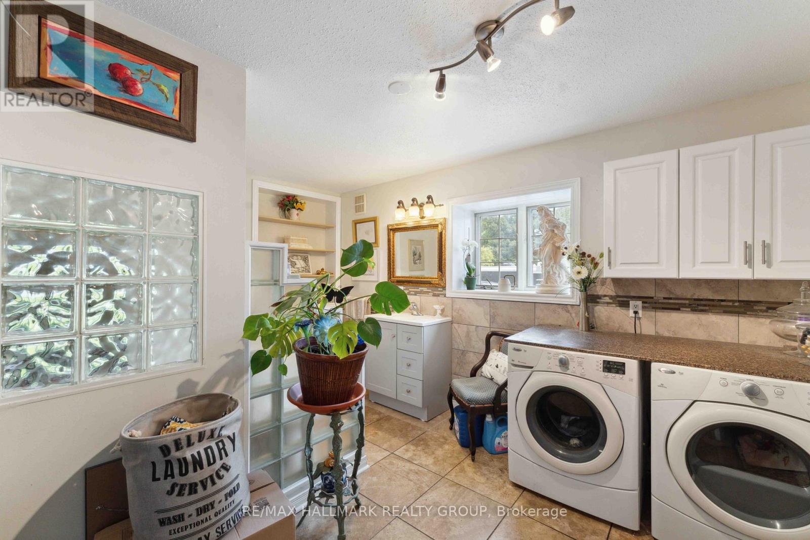Photo 19 of 431 Blake Boulevard, Ottawa ON