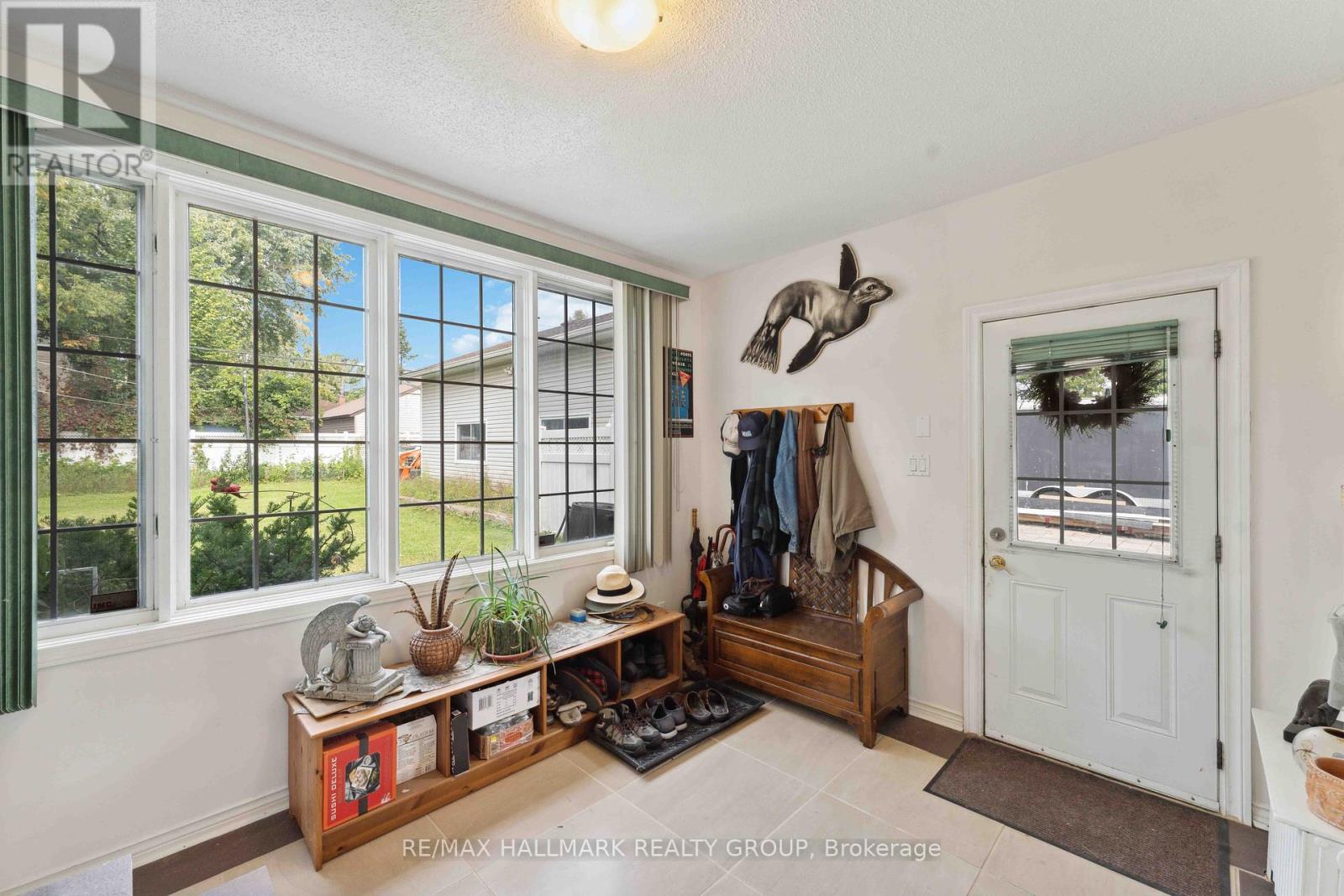 Photo 22 of 431 Blake Boulevard, Ottawa ON