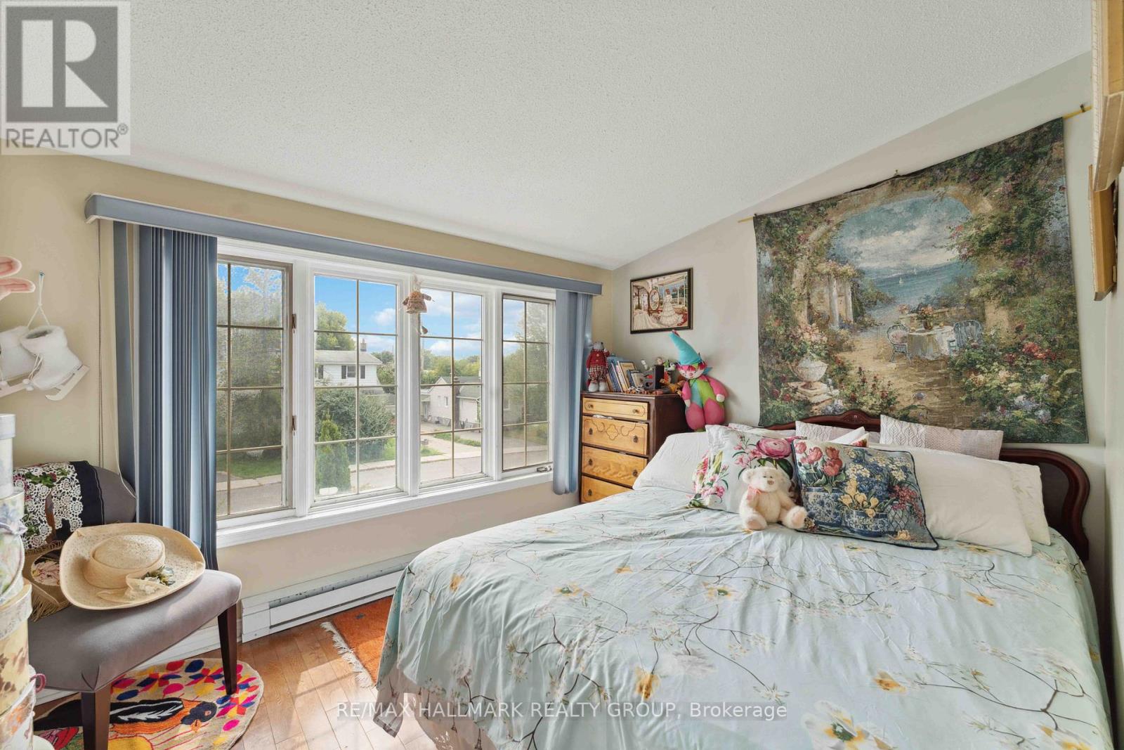Photo 23 of 431 Blake Boulevard, Ottawa ON