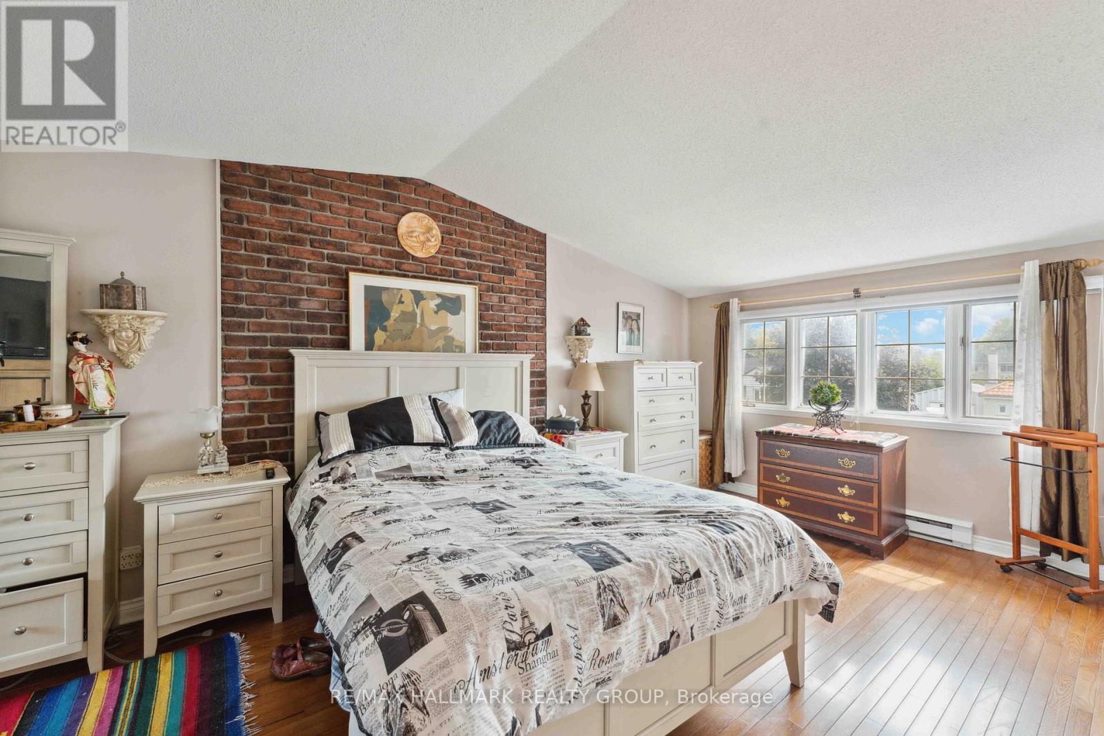 Photo 24 of 431 Blake Boulevard, Ottawa ON