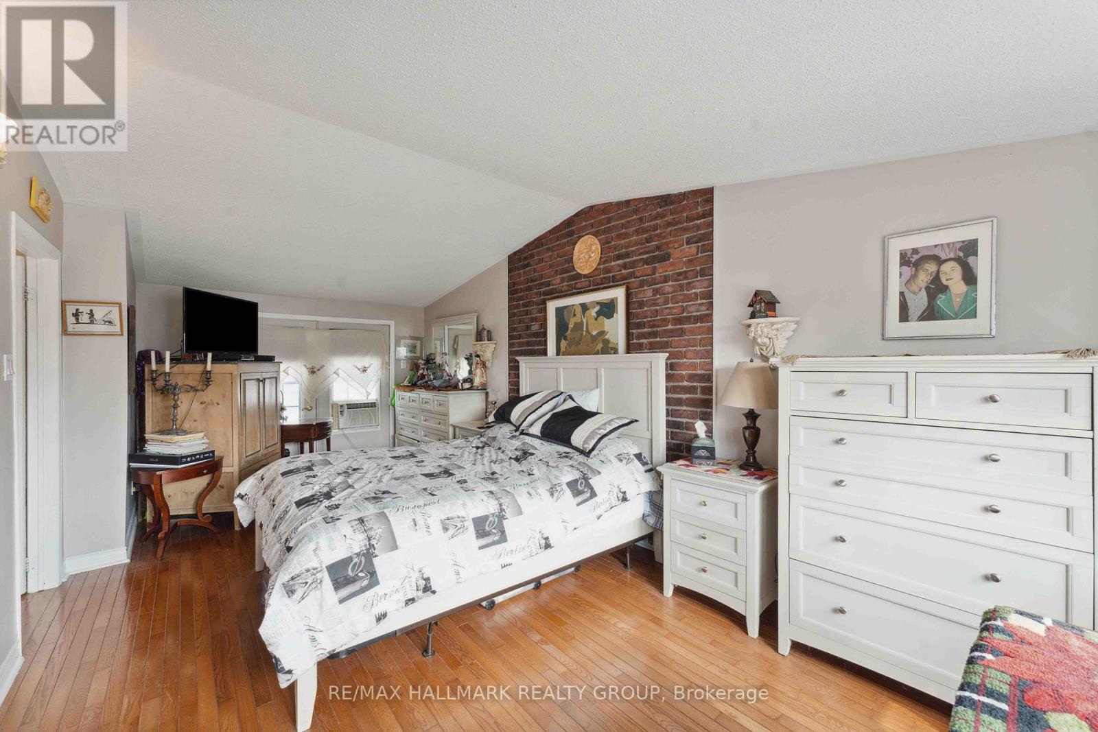 Photo 25 of 431 Blake Boulevard, Ottawa ON