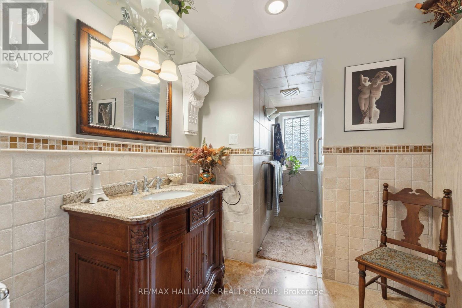 Photo 26 of 431 Blake Boulevard, Ottawa ON
