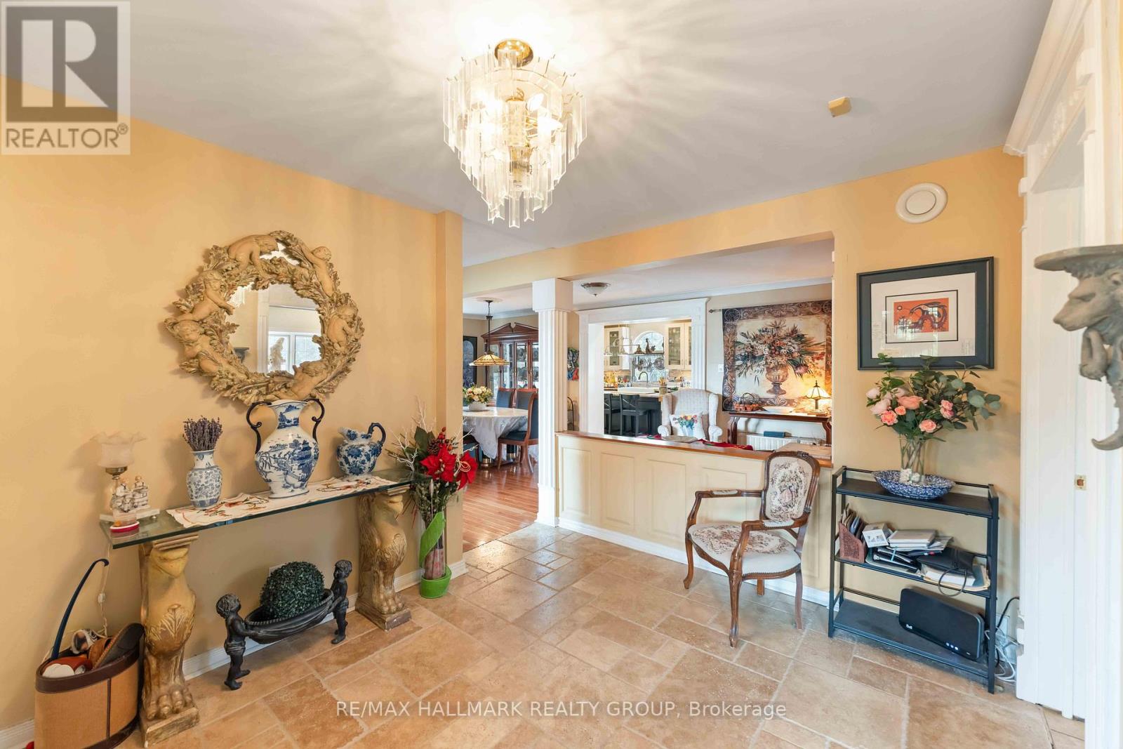 Photo 6 of 431 Blake Boulevard, Ottawa ON