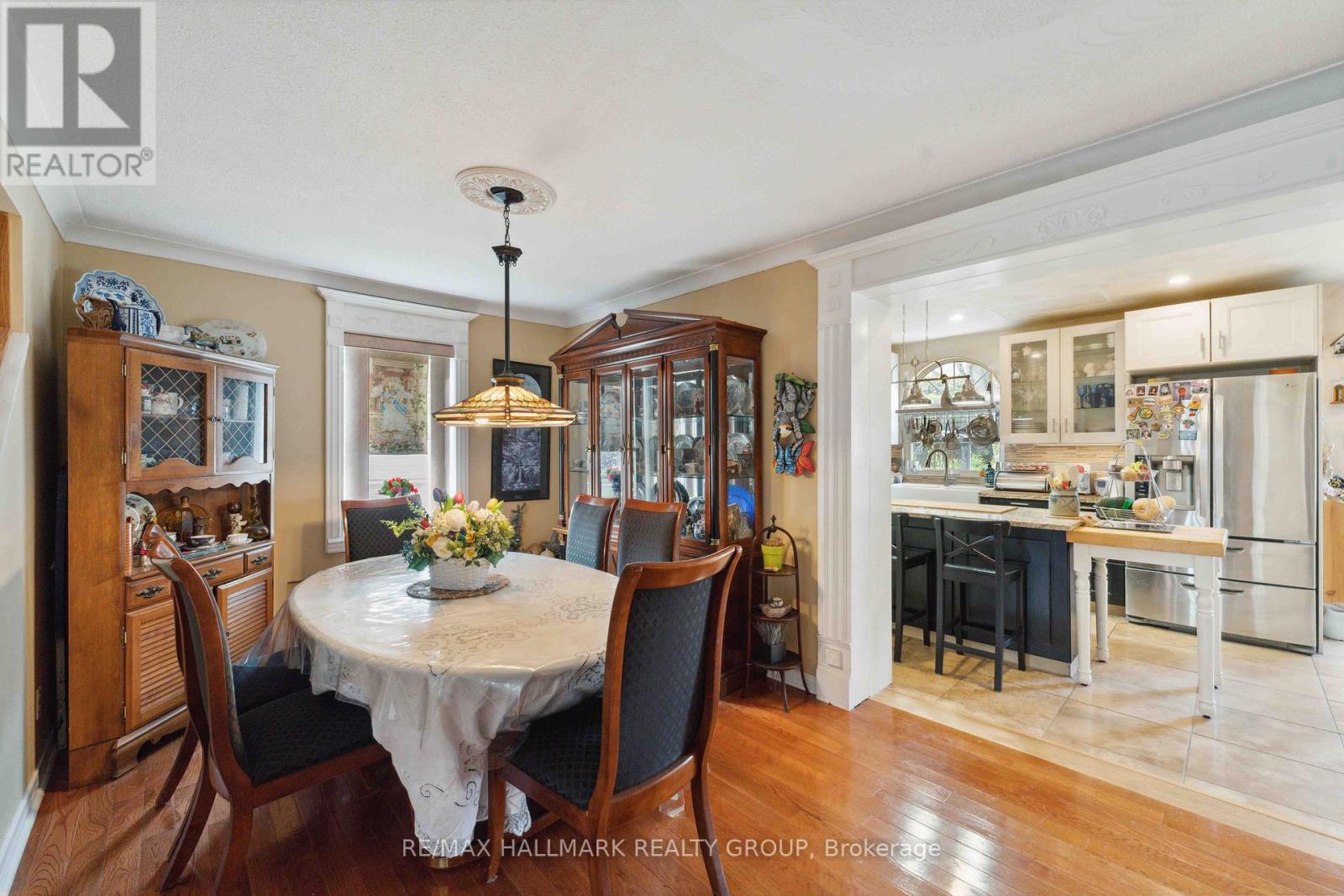 Photo 9 of 431 Blake Boulevard, Ottawa ON