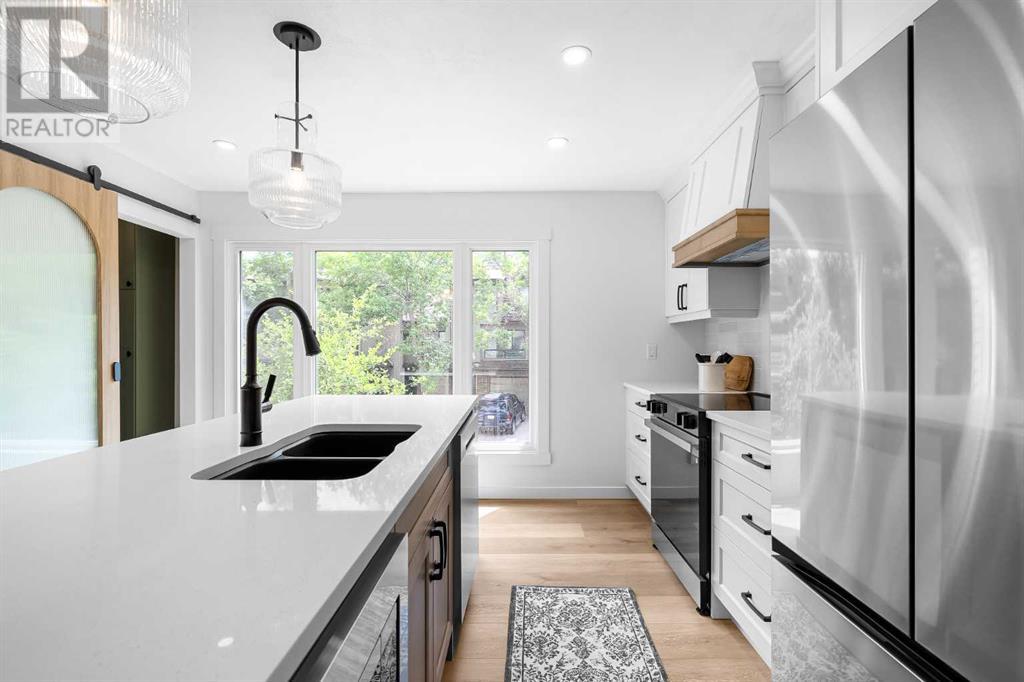 Single Family House 4 Level for Sale in  Point Mckay Road NW Point McKay Calgary 