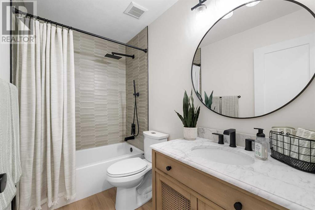 Single Family House 4 Level for Sale in  Point Mckay Road NW Point McKay Calgary 