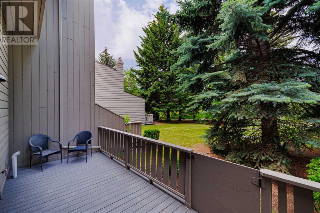 Single Family House 4 Level for Sale in  Point Mckay Road NW Point McKay Calgary 