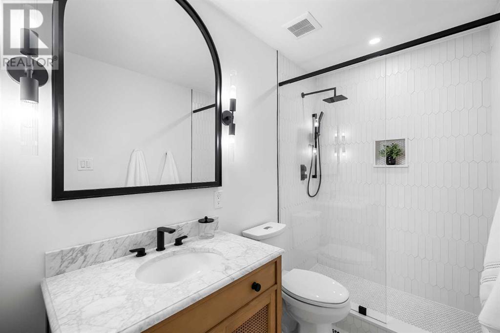 Single Family House 4 Level for Sale in  Point Mckay Road NW Point McKay Calgary 