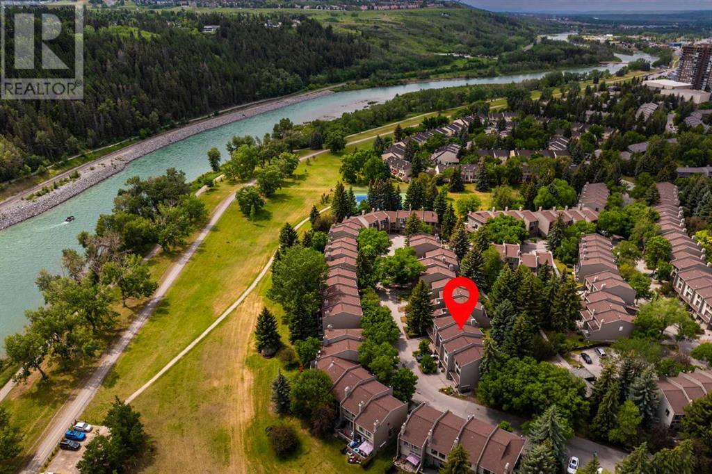 Single Family House 4 Level for Sale in  Point Mckay Road NW Point McKay Calgary 