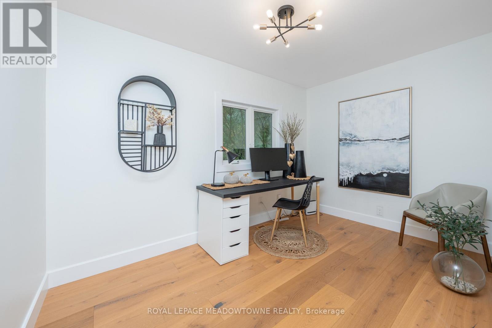 Photo 23 of 27 Tweedle Street, Halton Hills ON