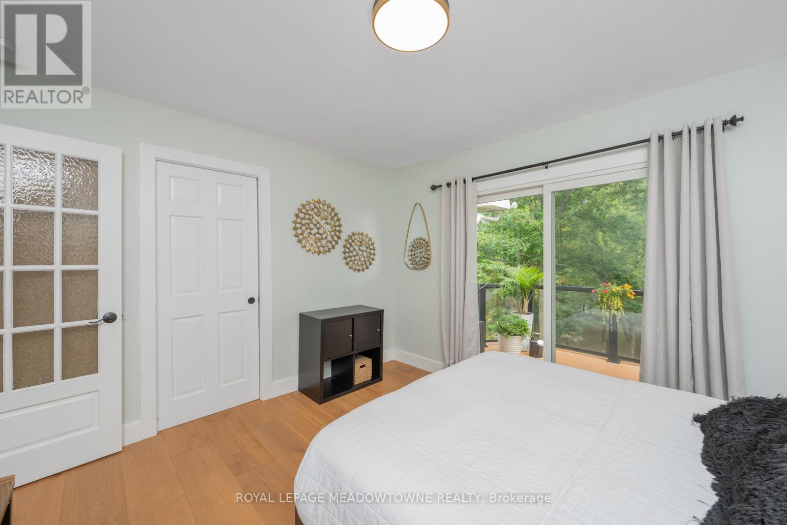 Photo 17 of 27 Tweedle Street, Halton Hills ON