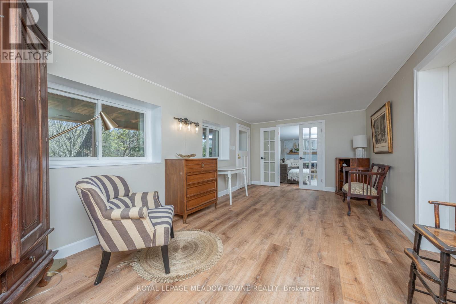 Photo 6 of 27 Tweedle Street, Halton Hills ON