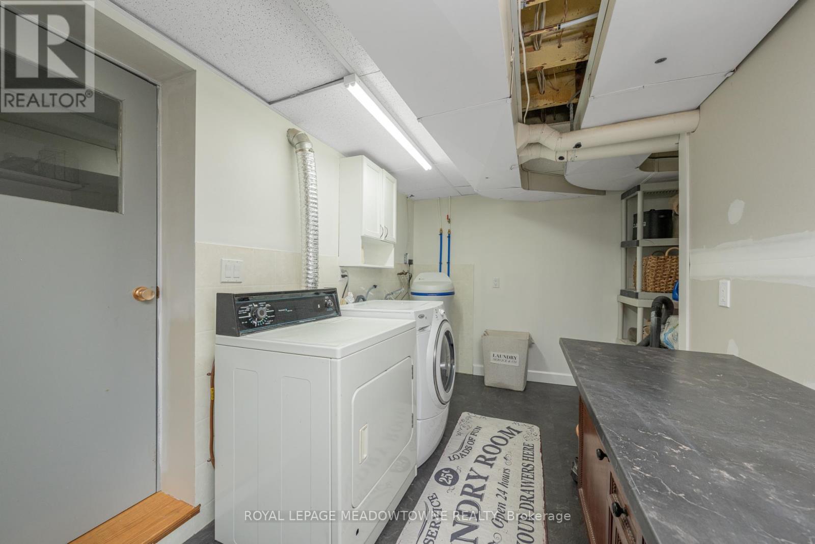 Photo 3 of 27 Tweedle Street, Halton Hills ON