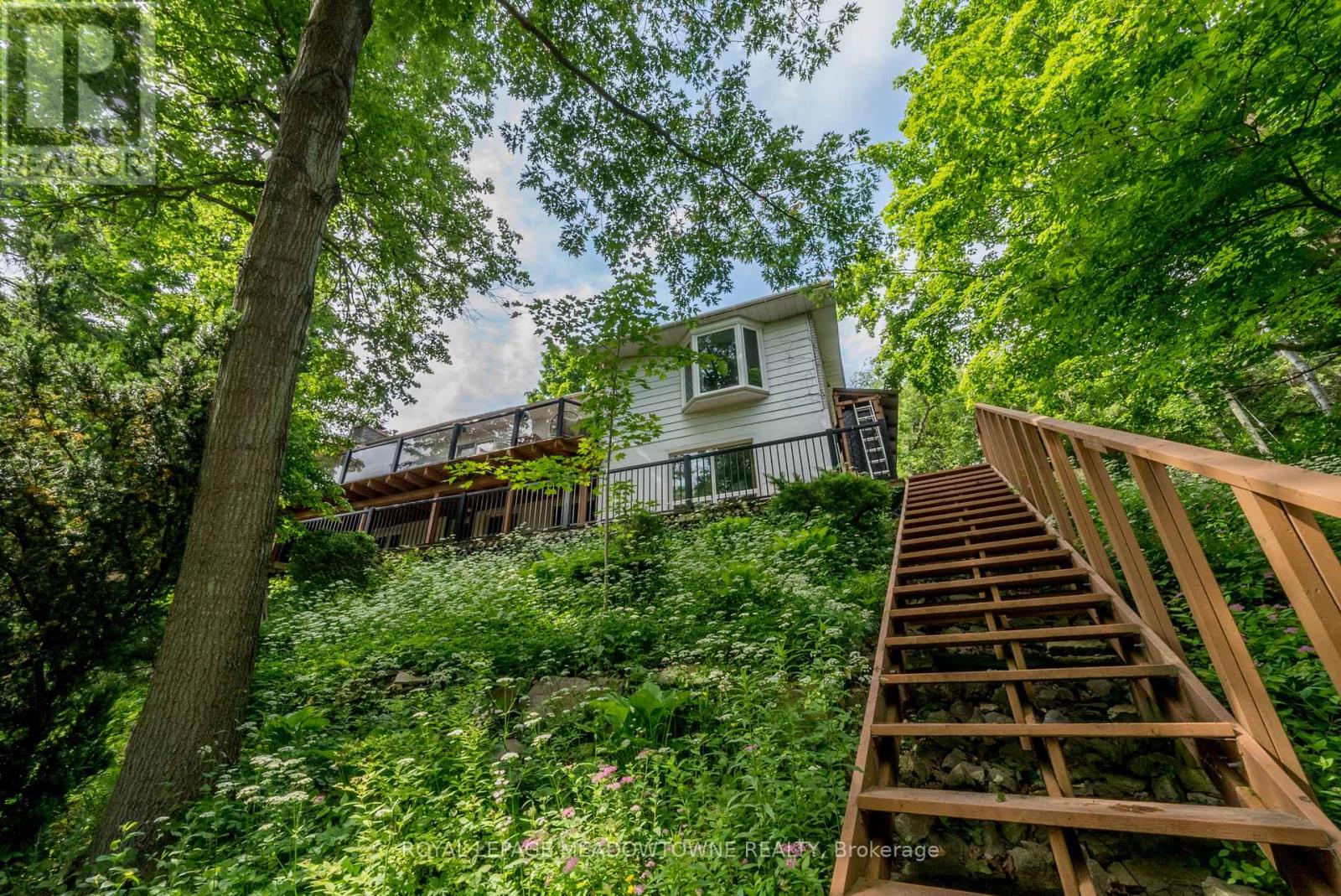 Photo 37 of 27 Tweedle Street, Halton Hills ON