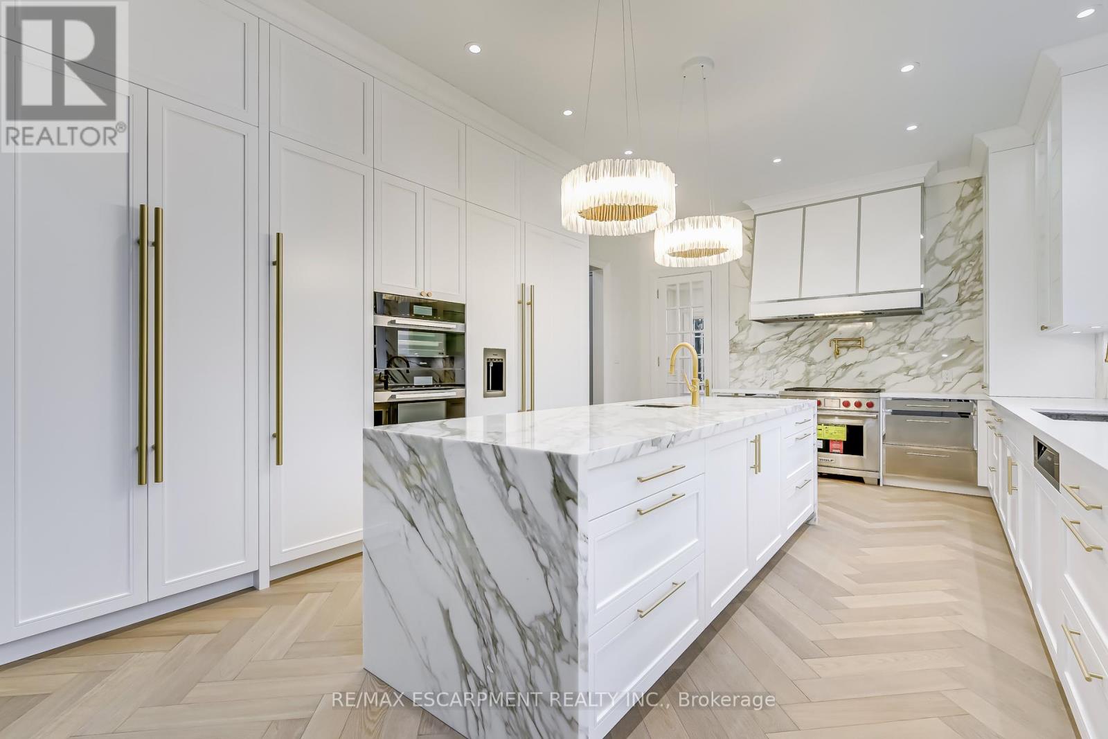 Photo 6 of 59 Bel Air Drive, Oakville ON