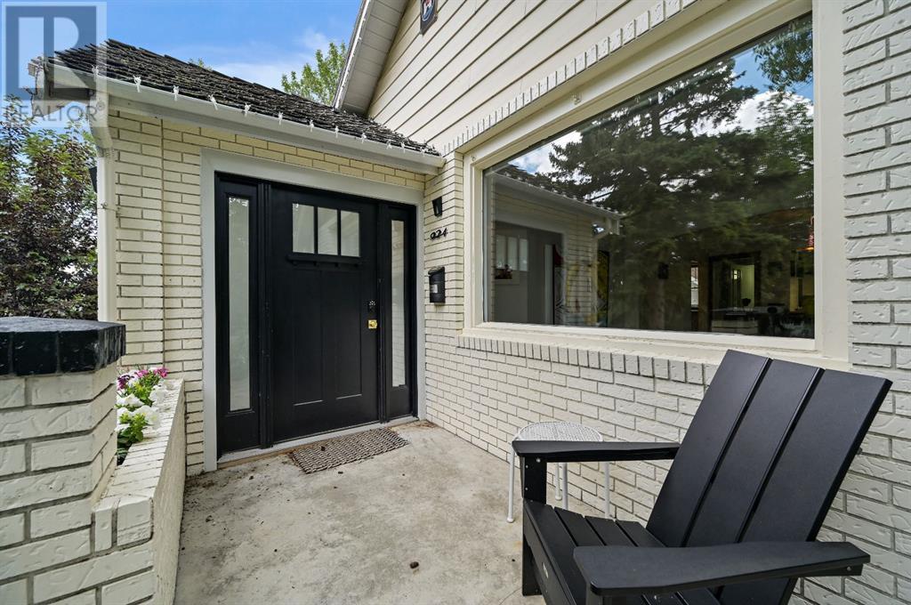 Single Family House Bungalow for Sale in  A Street NW Rosedale Calgary 