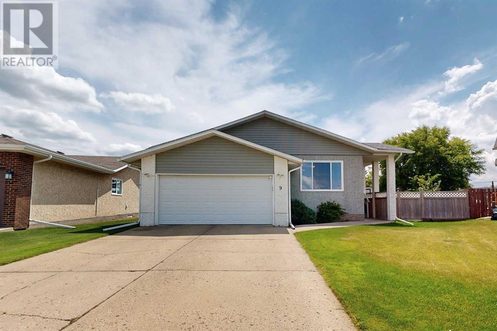 9 56 StreetClose, Stettler, Alberta