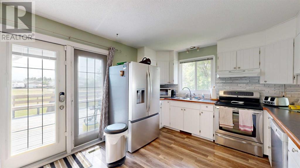 Single Family House Bungalow for Sale in   StreetClose Parkdale Stettler 